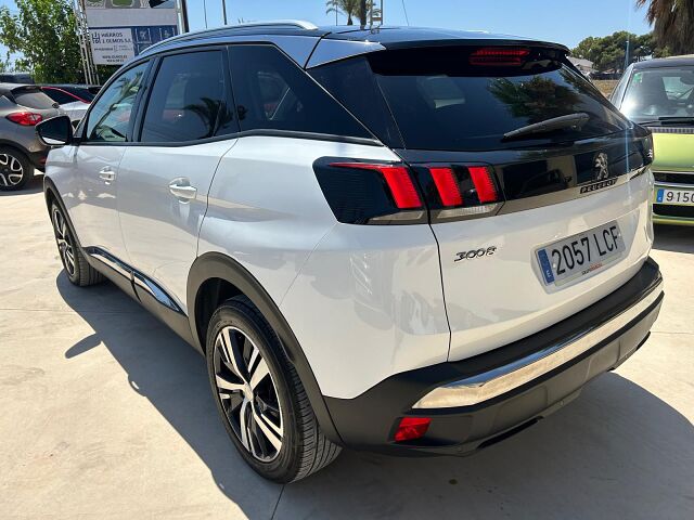 PEUGEOT 3008 ALLURE 1.2 E-THP AUTO SPANISH LHD IN SPAIN 77000 MILES SUPER 2019